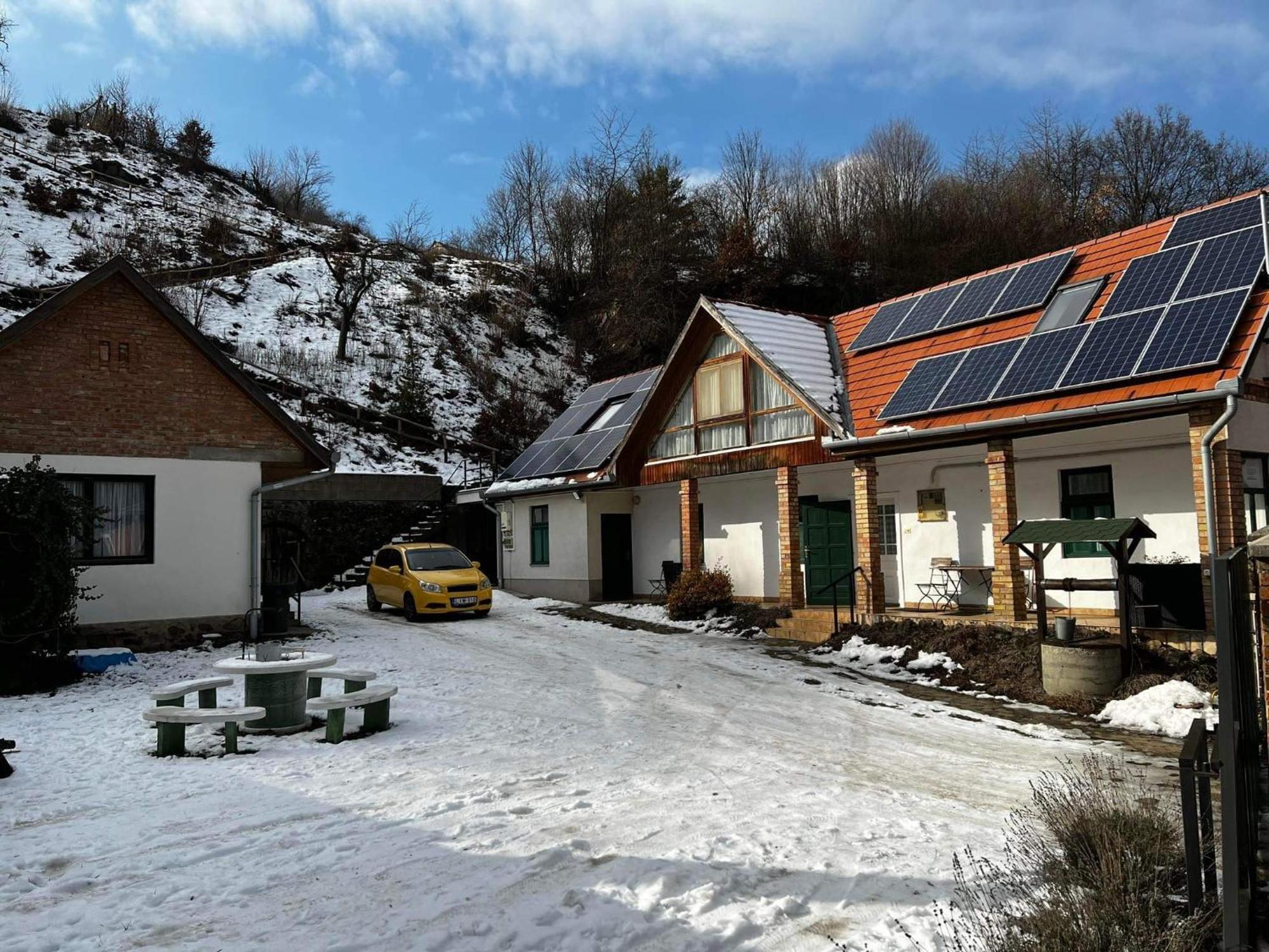 Boroka Vendeghaz Hotel Matrakeresztes Buitenkant foto