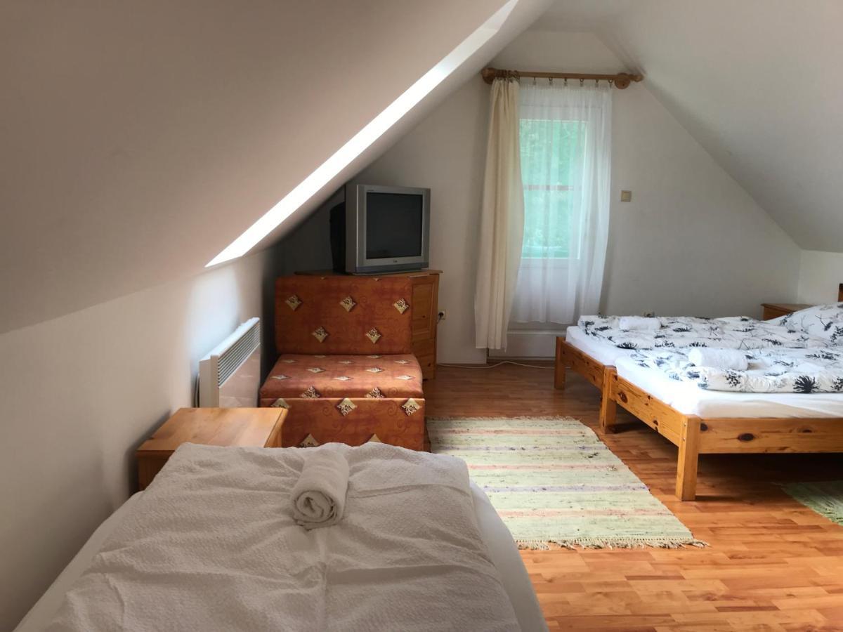 Boroka Vendeghaz Hotel Matrakeresztes Buitenkant foto